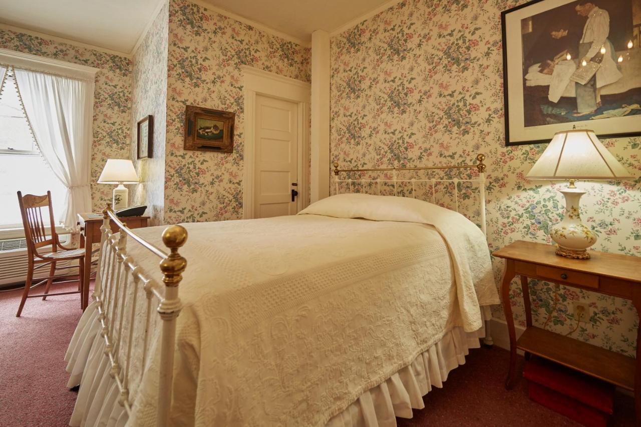 The Red Lion Inn Stockbridge Bagian luar foto